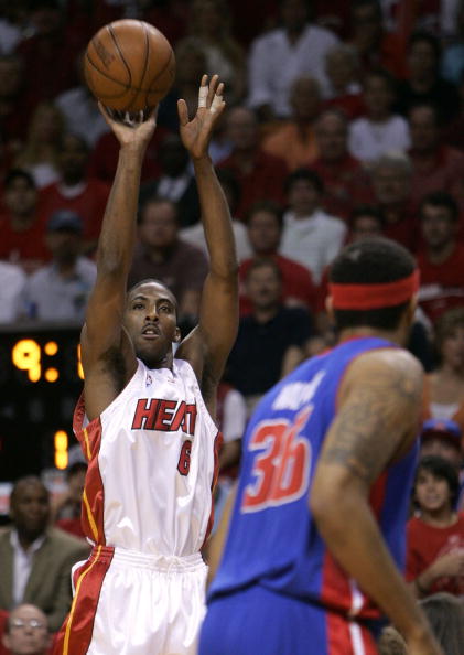 轮换阵容必 轮换阵容必