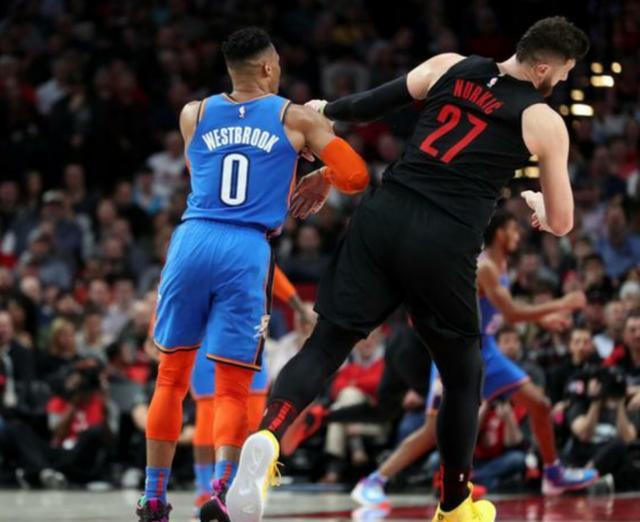 易建联便展 易建联便展